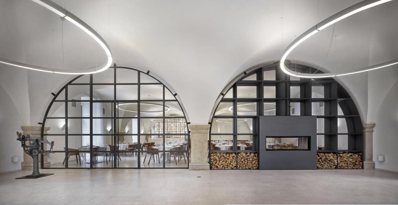 Lotrinsky Hotel Velké Pavlovice Kültér fotó