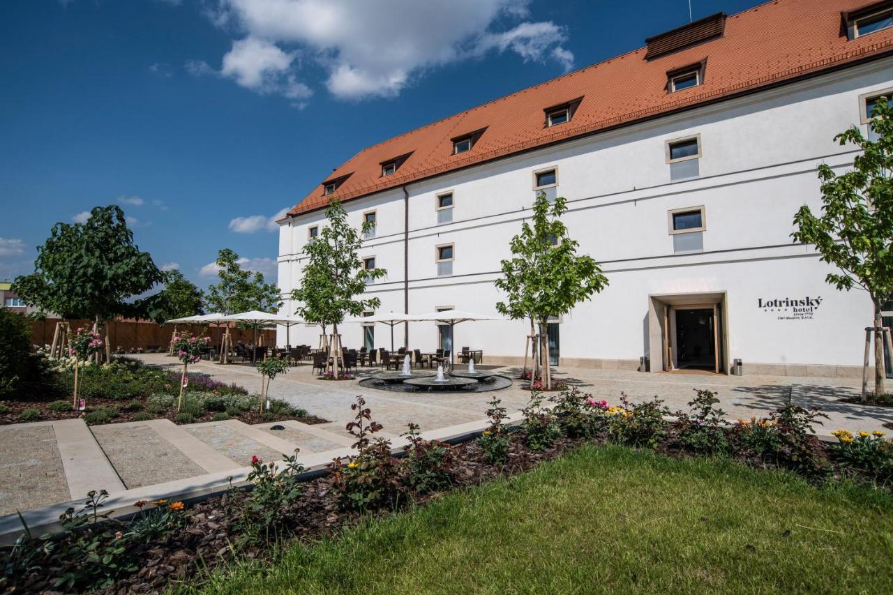 Lotrinsky Hotel Velké Pavlovice Kültér fotó